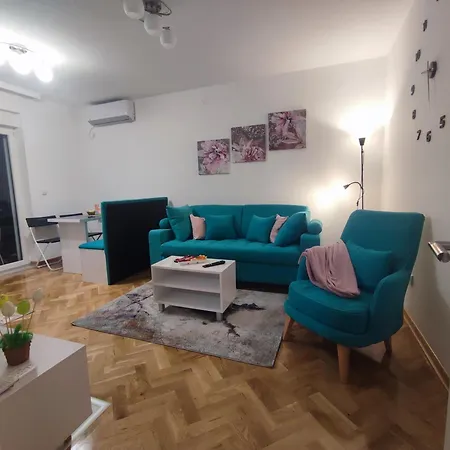 Pina アパート Vrnjačka Banja